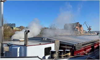 Brand im Maschinenraum eines Schiffes